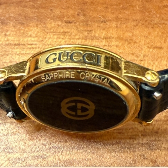 VINTAGE GUCCI 7200L 18K Gold plated White Dial Women's QZ Watch - Pre Loved - Picture 3 of 10
